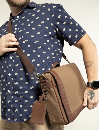 Commuter Slim Messenger